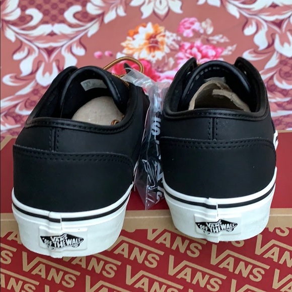 VANS MEN’S ATWOOD LEATHER BLACK/MARSHMALLOW
(Leather)Bick/Mrshmllow
VN0A327L68X - Picture 9 of 16
